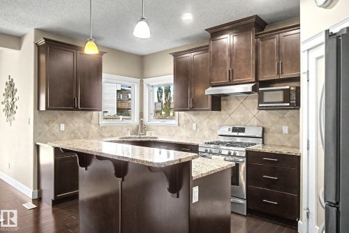 1932 67 Street, Edmonton, AB - Indoor Photo Showing Kitchen With Upgraded Kitchen