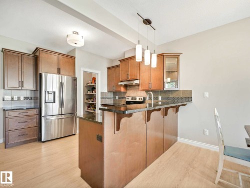 16124 10 Avenue, Edmonton, AB 