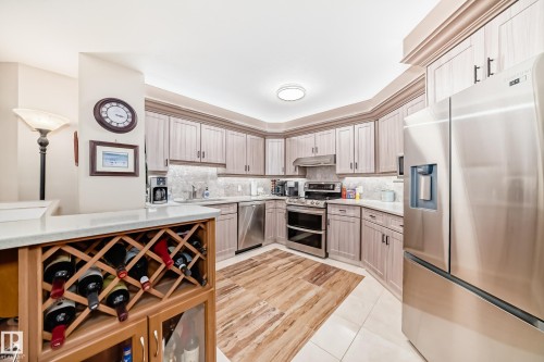 512 3 PERRON Street  St. Albert, AB T8N 5Z5