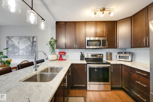 9005 217 Street, Edmonton, AB 