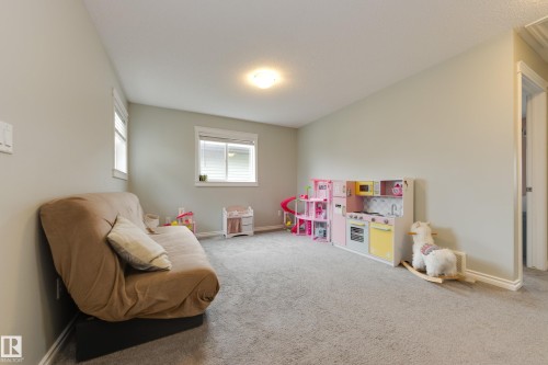 9005 217 Street, Edmonton, AB 