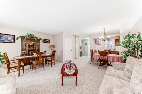 15 6220 172 Street  Edmonton, AB T5T 3R4