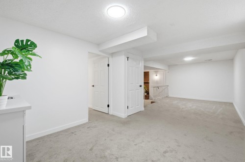2722 104A Street, Edmonton, AB 
