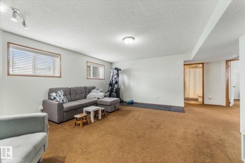 62 Heatherglen Crescent, Spruce Grove, AB 
