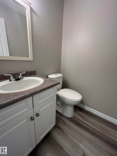 2 61 Michigan Street, Devon, AB 