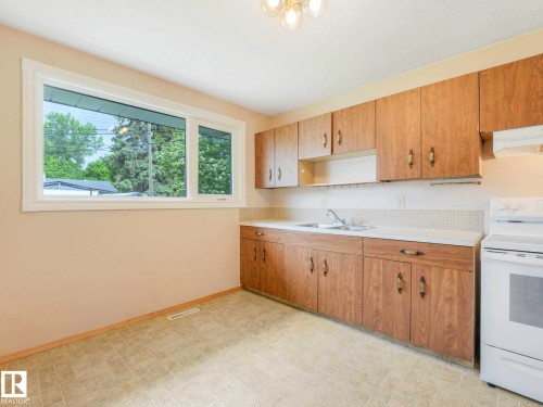 11 Salina Drive, St. Albert, AB 