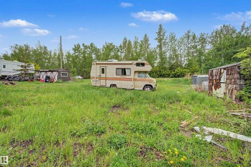 Image quality insufficient for description - 337 Smith Crescent, Rural Parkland County, AB 