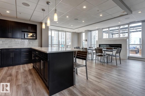 401 10238 103 Street, Edmonton, AB - Indoor Photo Showing Kitchen With Upgraded Kitchen