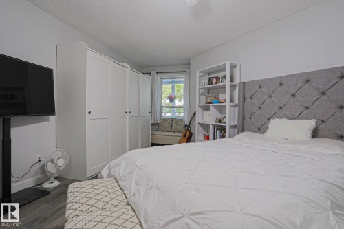 233 2520 50 Street, Edmonton, AB 