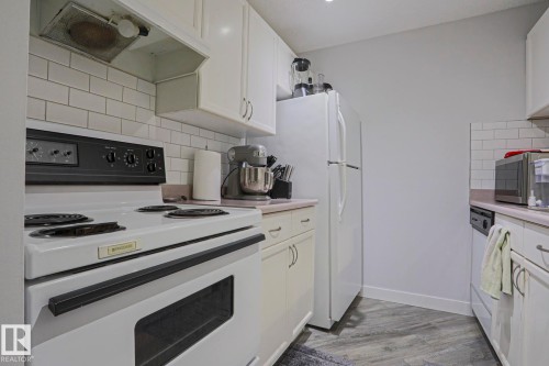 233 2520 50 Street, Edmonton, AB 