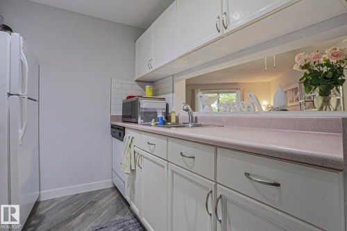 233 2520 50 Street, Edmonton, AB 