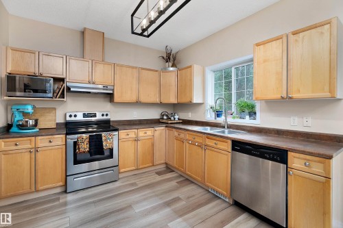 15 1780 Glastonbury Boulevard, Edmonton, AB 