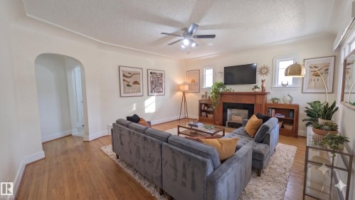 7611 112S Avenue, Edmonton, AB 