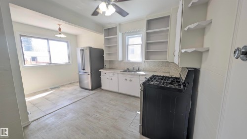 7611 112S Avenue, Edmonton, AB 