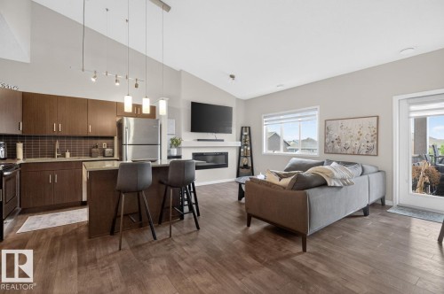 15 3305 Orchards Link Link, Edmonton, AB 