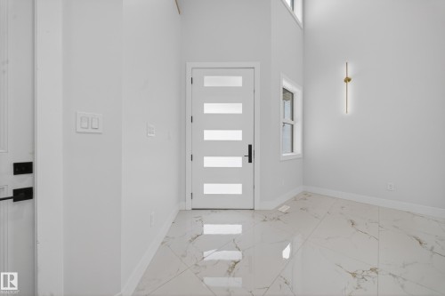 8737 Mayday Lane, Edmonton, AB 