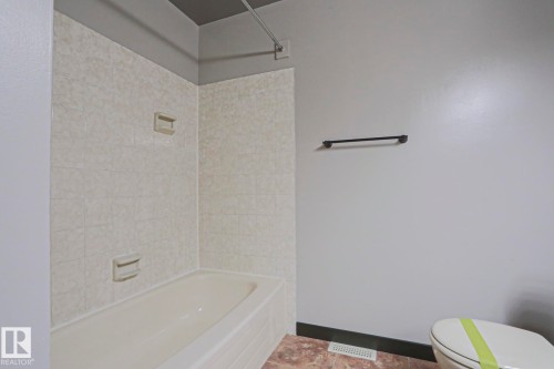 3959 62 Street Nw, Edmonton, AB - Indoor Photo Showing Bathroom
