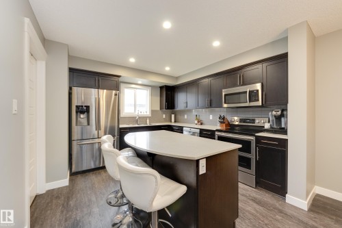 2079 Desrochers Drive, Edmonton, AB - Indoor Photo Showing Kitchen With Upgraded Kitchen
