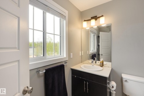 2079 Desrochers Drive, Edmonton, AB - Indoor Photo Showing Bathroom