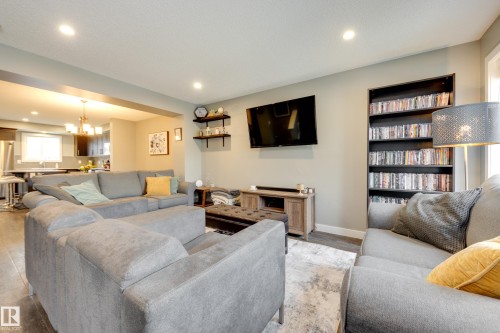 2079 Desrochers Drive, Edmonton, AB - Indoor Photo Showing Living Room