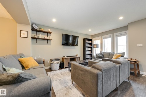 2079 Desrochers Drive, Edmonton, AB - Indoor Photo Showing Living Room