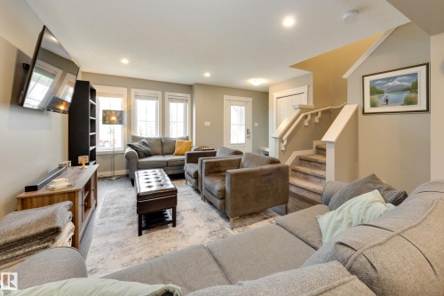 2079 Desrochers Drive, Edmonton, AB - Indoor