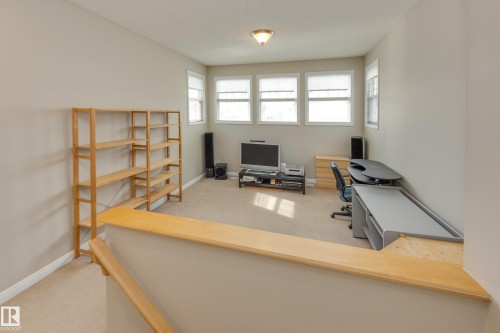 2426 Hagen Way, Edmonton, AB - Indoor
