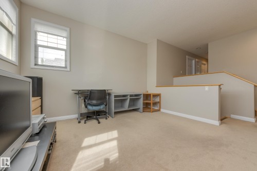 2426 Hagen Way, Edmonton, AB - Indoor Photo Showing Other Room