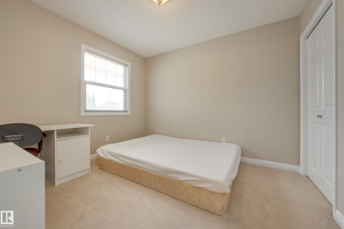 2426 Hagen Way, Edmonton, AB - Indoor Photo Showing Bedroom