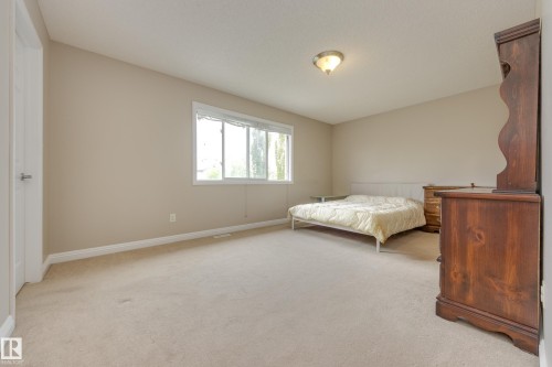 2426 Hagen Way, Edmonton, AB - Indoor Photo Showing Bedroom