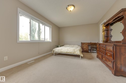 2426 Hagen Way, Edmonton, AB - Indoor Photo Showing Bedroom