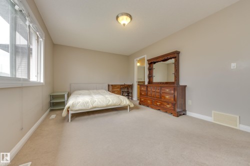 2426 Hagen Way, Edmonton, AB - Indoor Photo Showing Bedroom