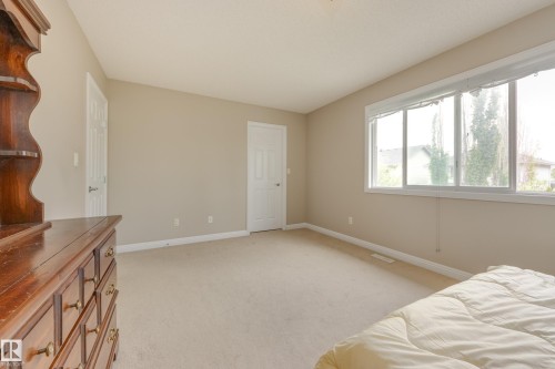 2426 Hagen Way, Edmonton, AB - Indoor Photo Showing Other Room