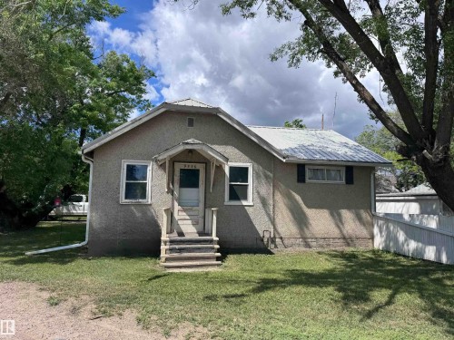 9836 100 Street  Westlock, AB T7P 2R2