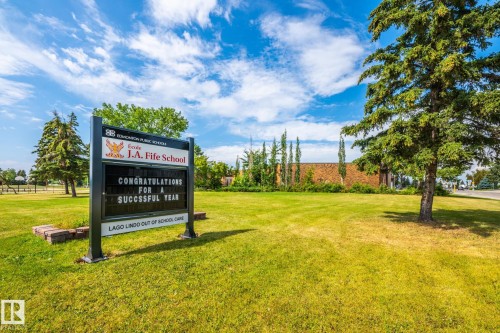 Image quality insufficient for description - 7543 149A Avenue, Edmonton, AB 