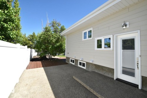 9212 132A Avenue Nw, Edmonton, AB 
