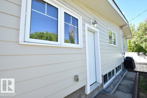 9212 132A Avenue Nw, Edmonton, AB 
