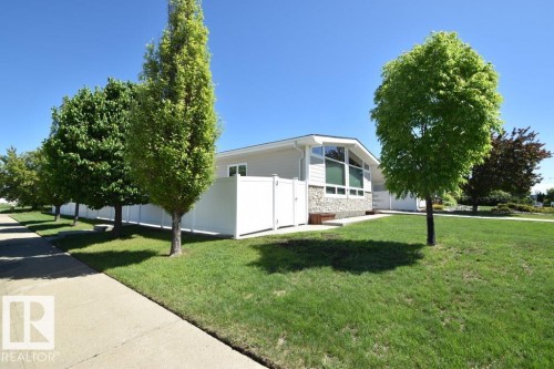 9212 132A Avenue Nw, Edmonton, AB 