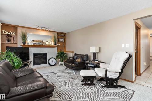 11328 173 Avenue, Edmonton, AB 