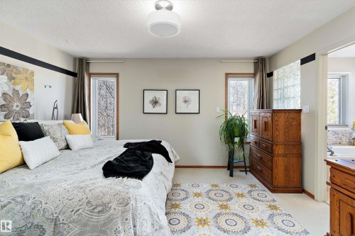 11328 173 Avenue, Edmonton, AB 