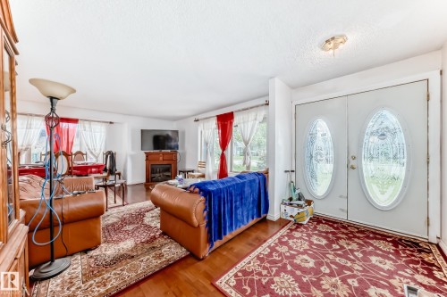 Double entry doors with oval glass inserts - 6804 102A Avenue, Edmonton, AB 