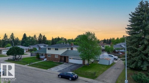 Two-story residence featuring brick and siding exterior - 712 Lee Ridge Road, Edmonton, AB 