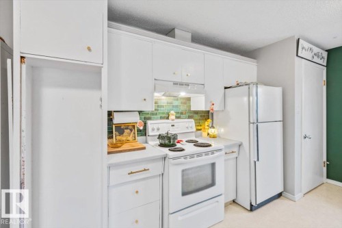 9324 70 Avenue, Edmonton, AB 