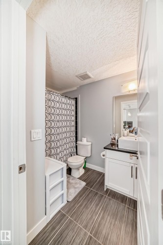 5151 Windermere Boulevard, Edmonton, AB 
