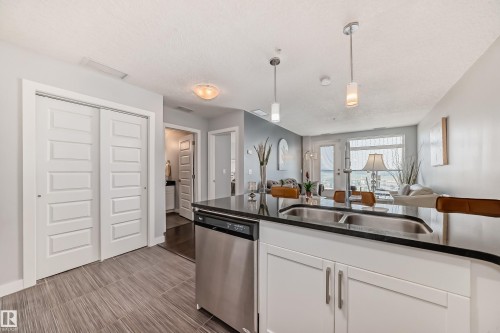 5151 Windermere Boulevard, Edmonton, AB 
