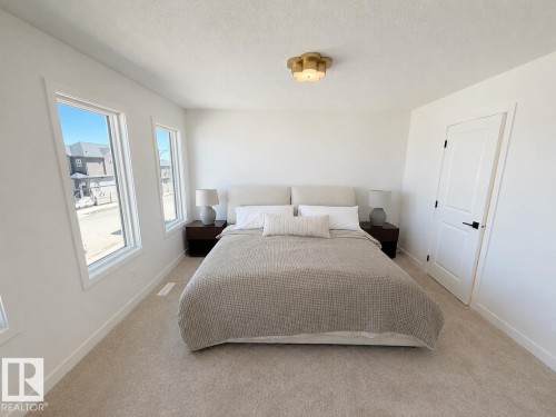 1727 Crossbill Loop, Edmonton, AB 