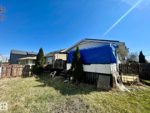 7608 125 Avenue, Edmonton, AB 