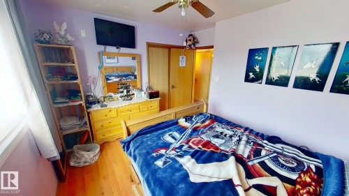 7608 125 Avenue, Edmonton, AB 