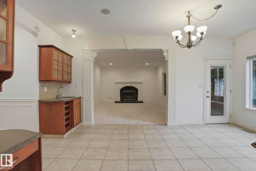 926 Hollingsworth Bend, Edmonton, AB 