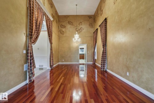 926 Hollingsworth Bend, Edmonton, AB 